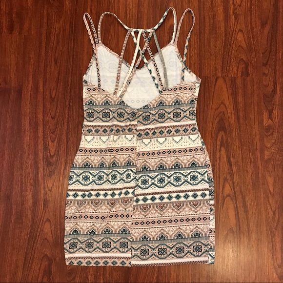 CHARLOTTE RUSSE | Patterned Mini Dress - Picture 2 of 2